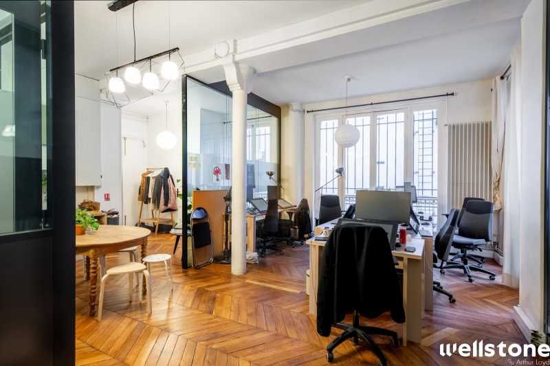 Au pied du métro Bonne Nouvelle, en plein coeur d