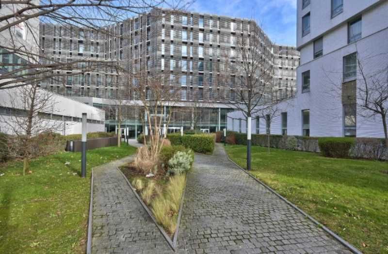 Wellstone vous propose des bureaux plug and play 