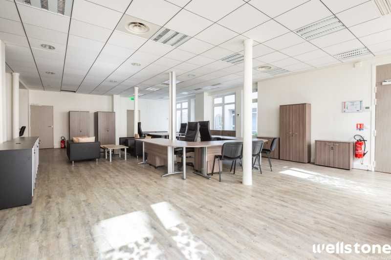 Dans un immeuble de très bon standing en plein co