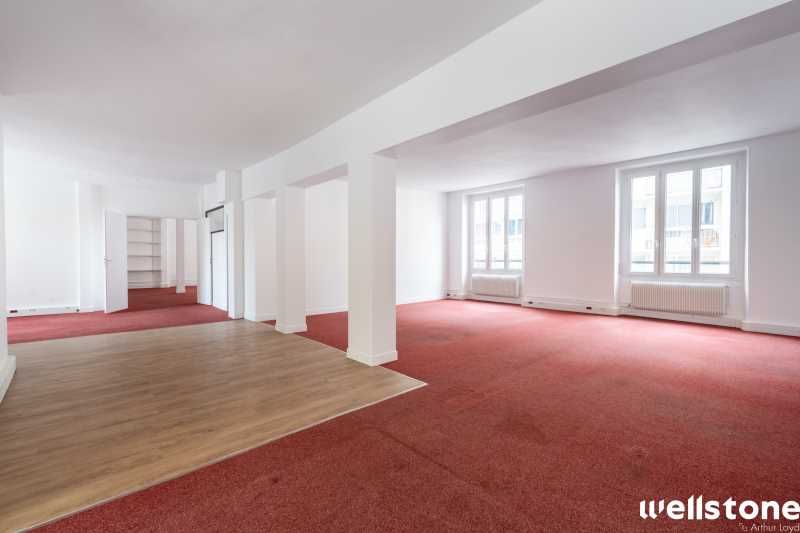 A proximité immédiate du métro République et Ober