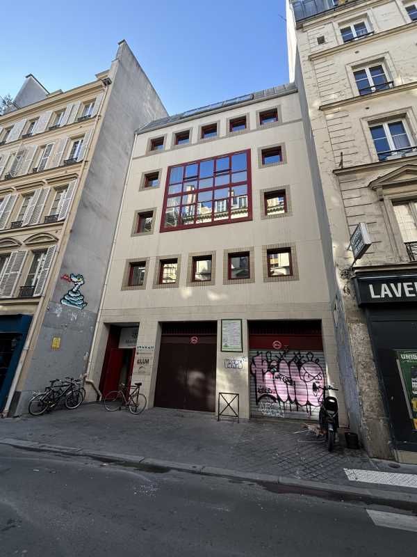 Dans un immeuble récent de bon standing, nous vou