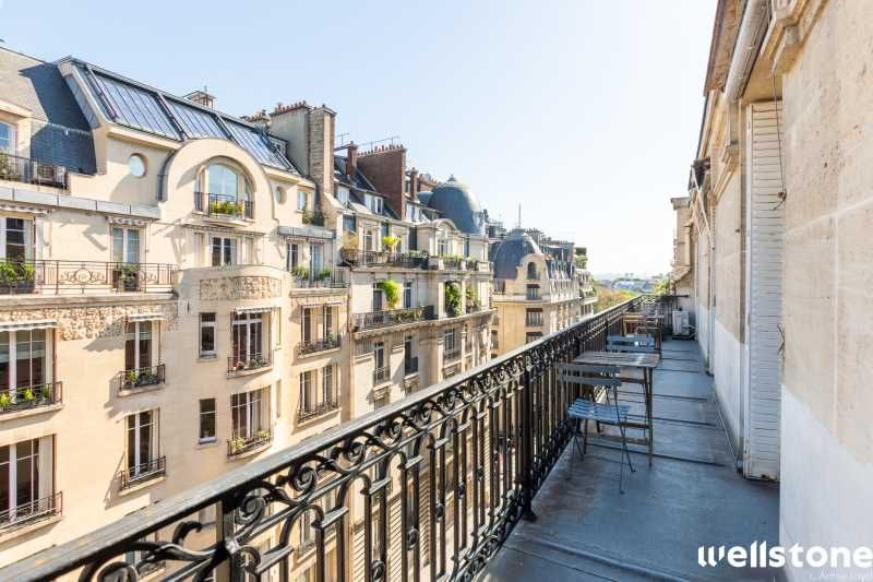 A deux pas de l'arc de triomphe, Wellstone vous p