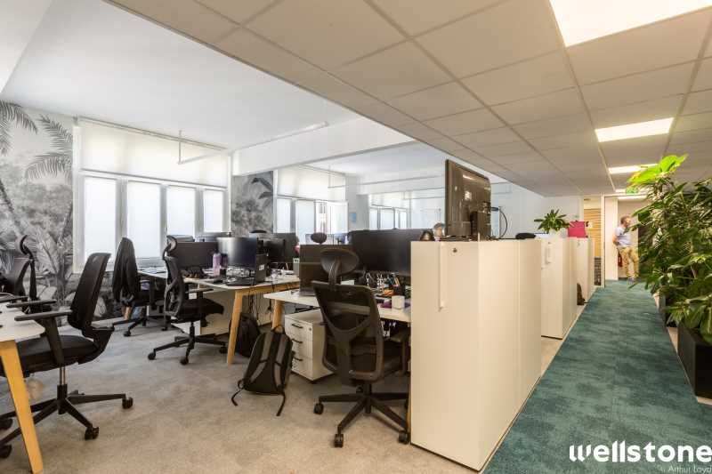 A proximité immédiate de la place Saint Augustin 