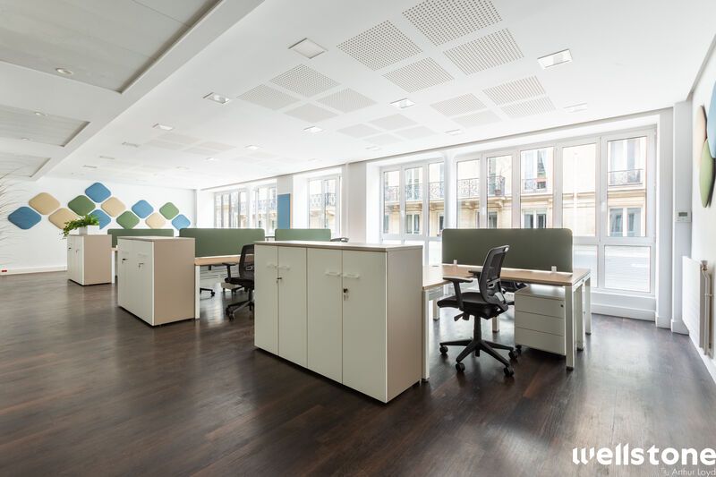 Dans un immeuble haussmannien de très bon standin