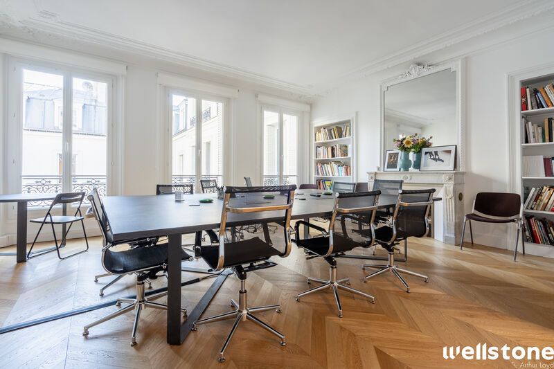 Situés à deux pas du Square Montholon et au coeur