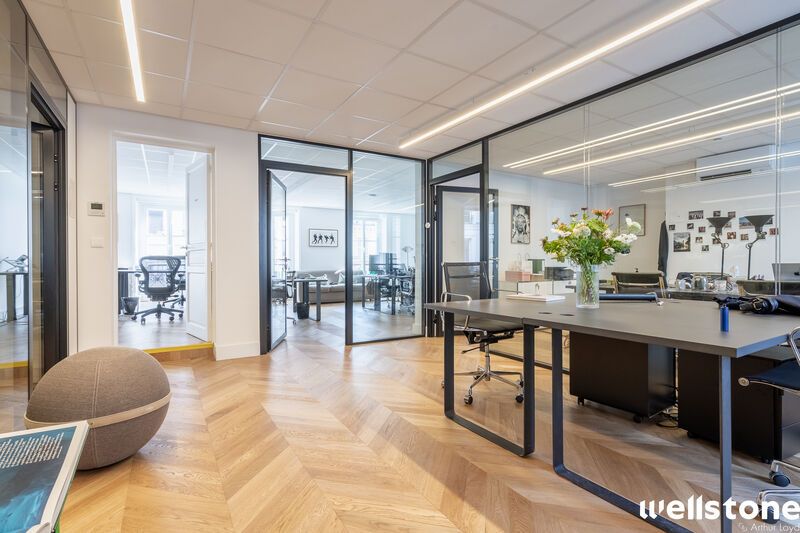 Situés à deux pas du Square Montholon et au coeur