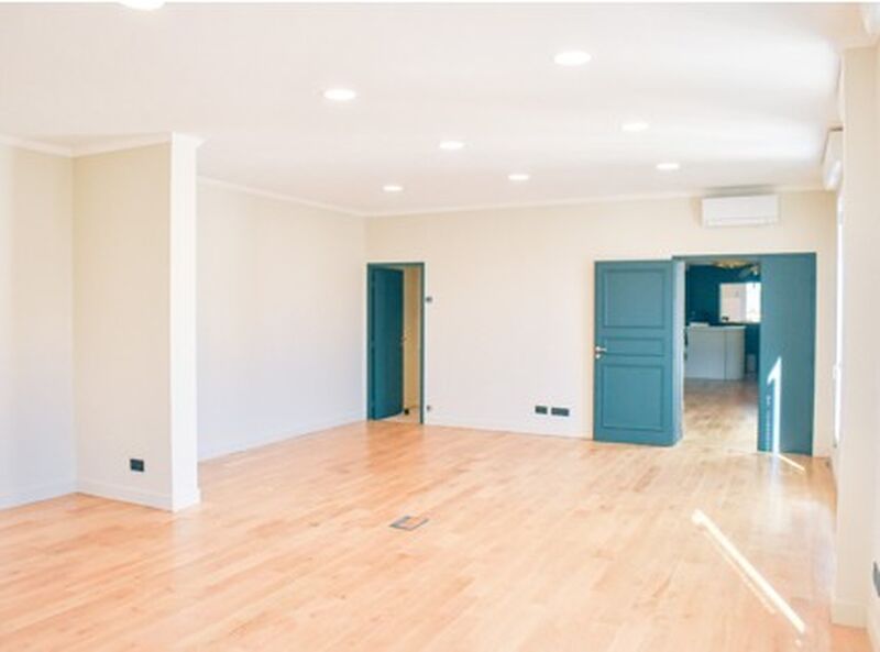 Dans un immeuble de bon standing, nous vous propo