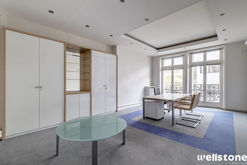 Dans un immeuble de bon standing, nous vous propo