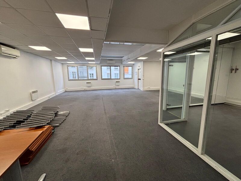 Dans un immeuble récent de bon standing, nous vou