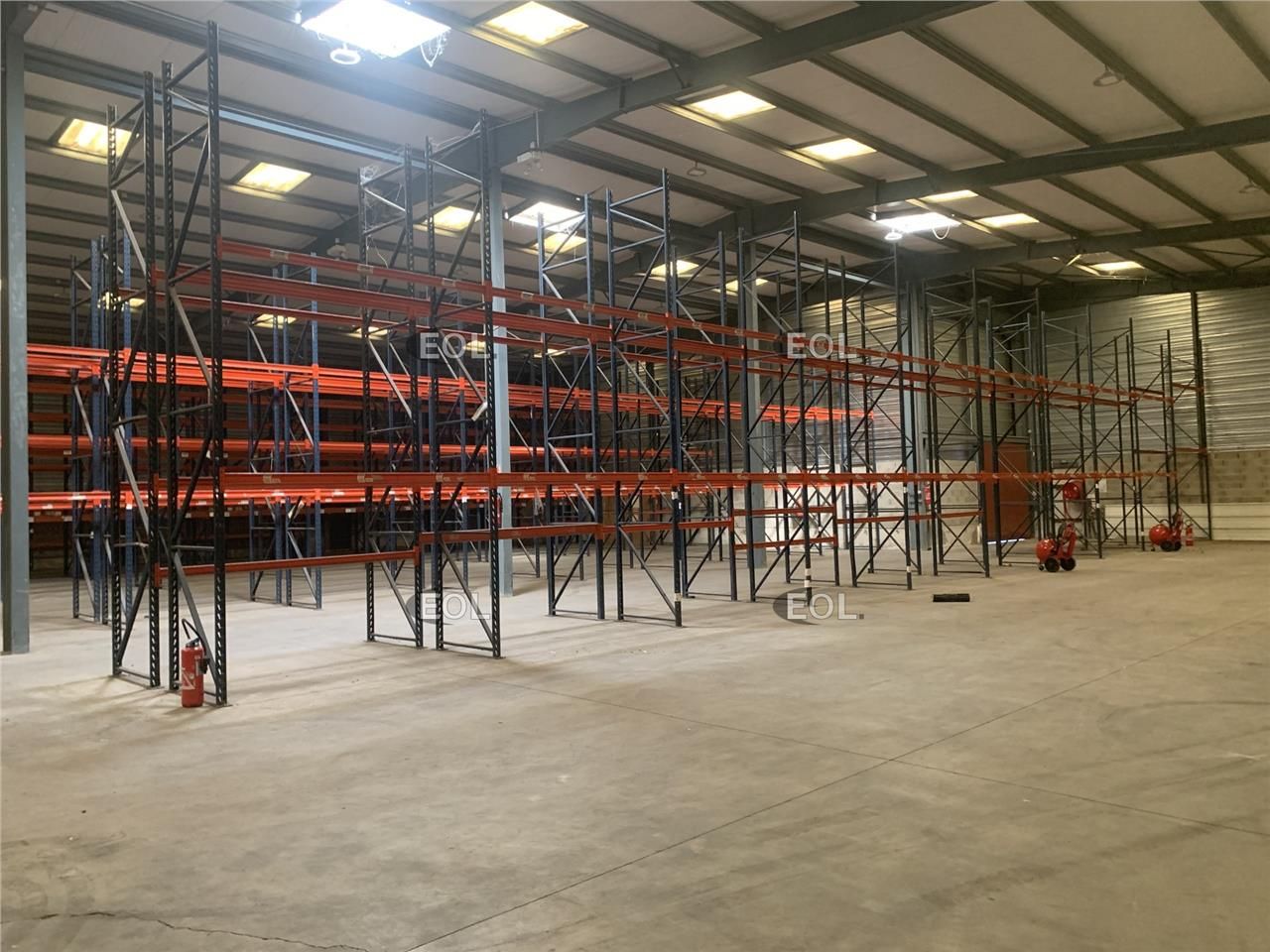 Location Entrepôt 2975 m² non divisibles