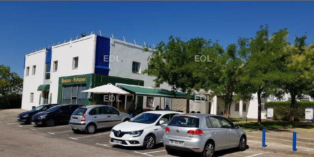 Location Local Commercial 181 m² non divisibles