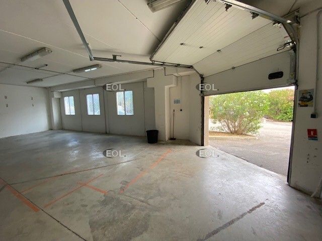 Location Local d'activités 298 m² non divisibles