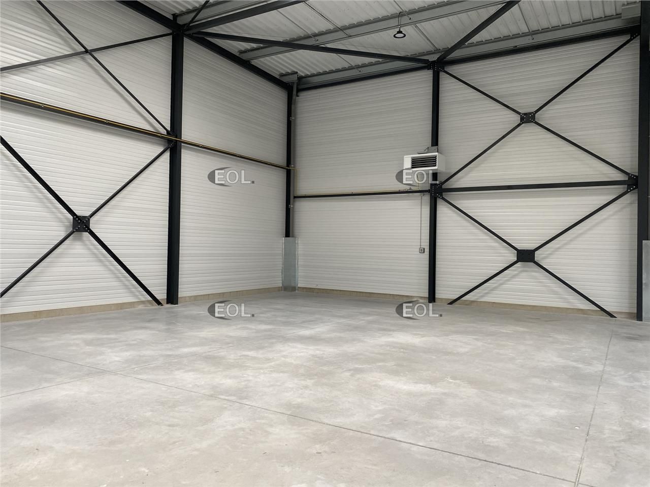 Bâtiment indépendant neuf - possibilité de quai