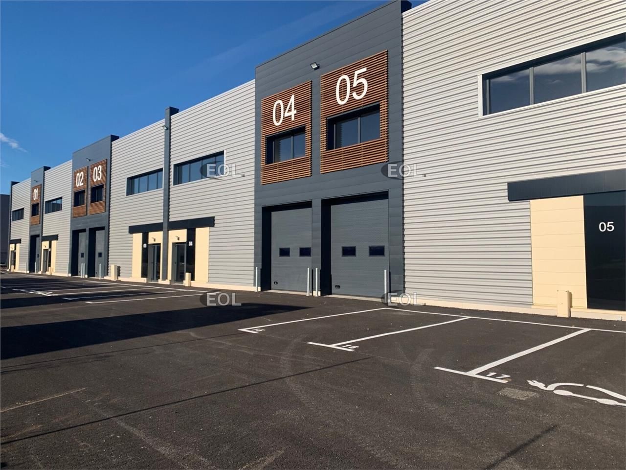 Location Local d'activités 608 m² non divisibles