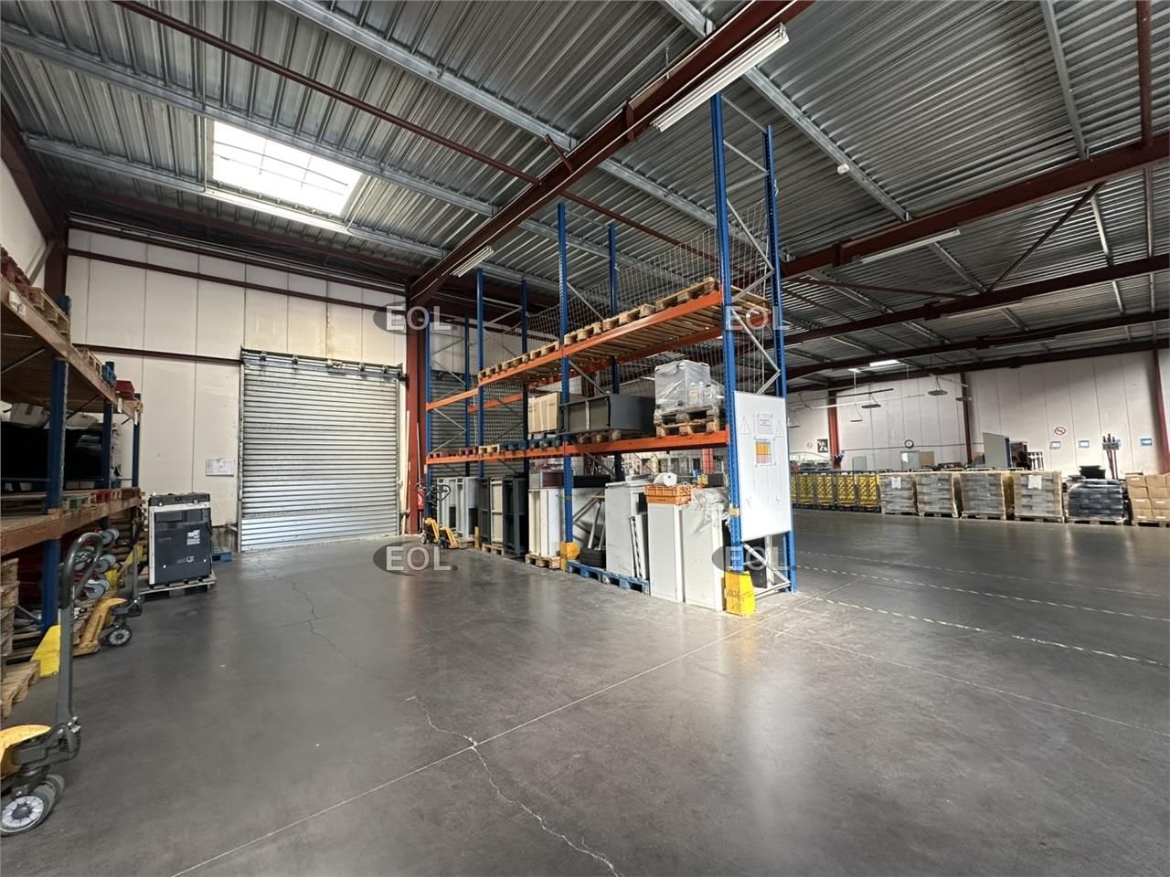 Bâtiment avec accès livraison à quai et de plain-pied