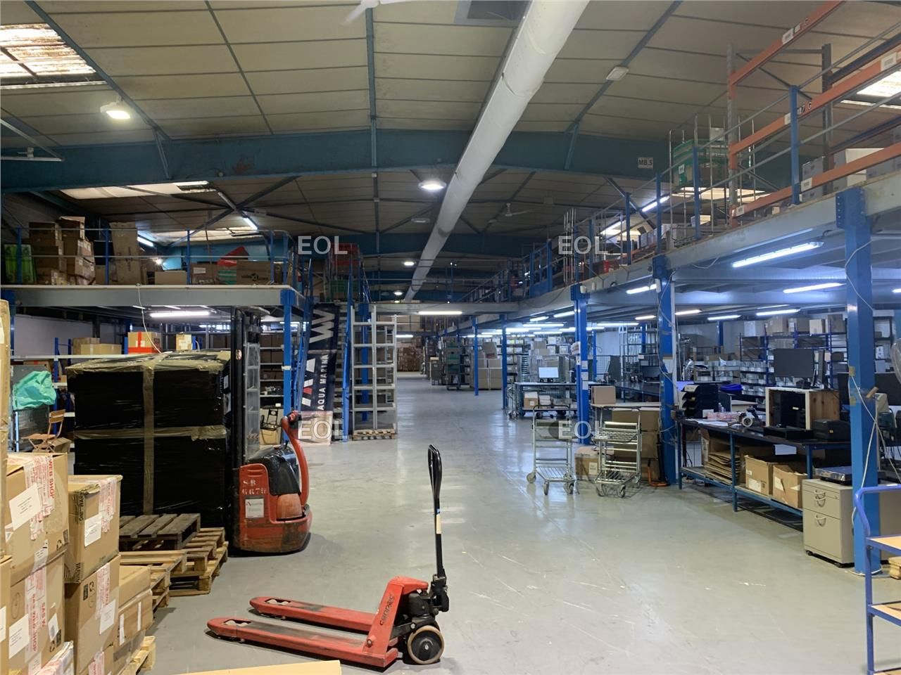 A Vendre locaux d'activité - proche Salon de Provence