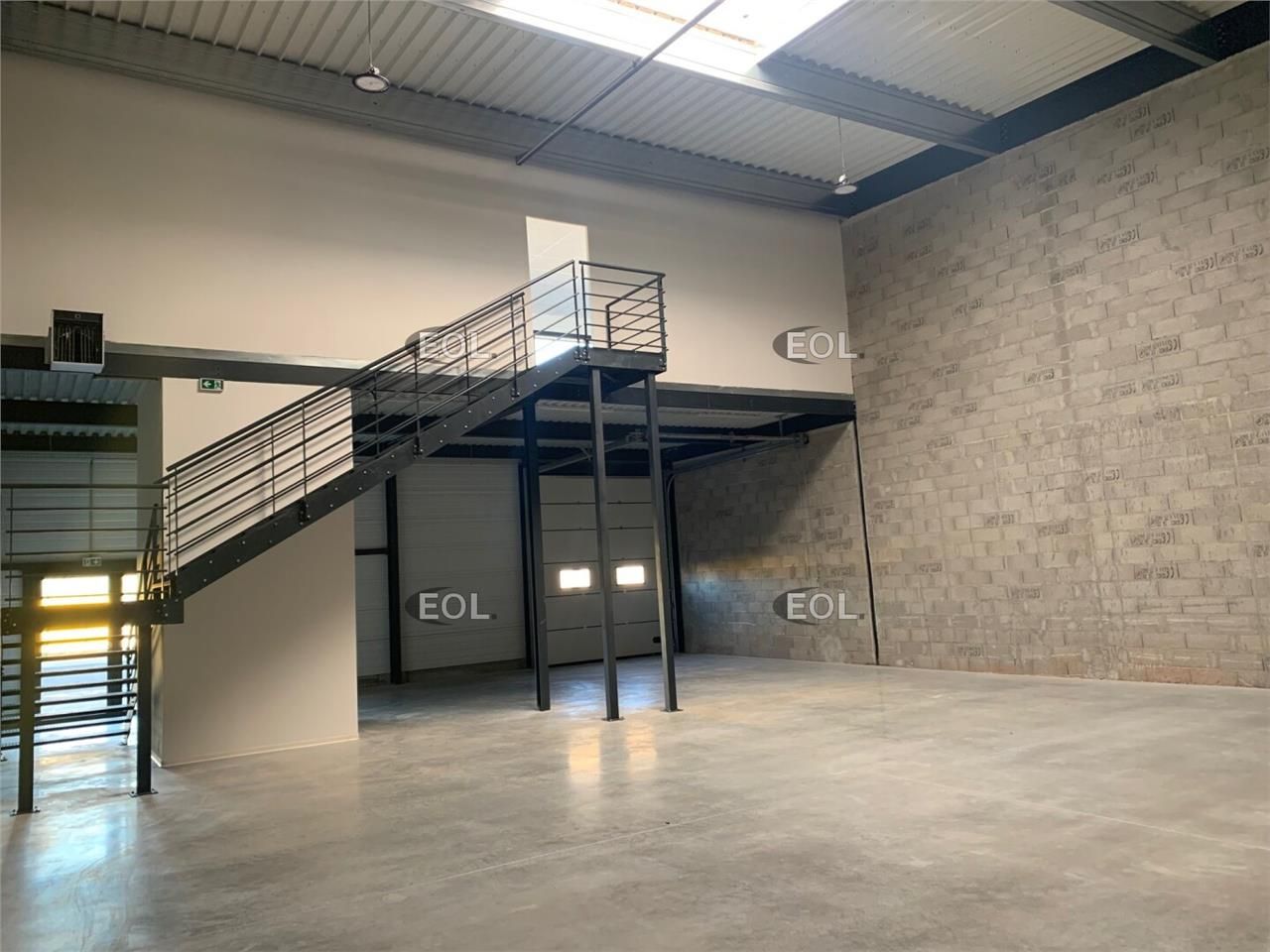 Location Local d'activités 306 m² non divisibles