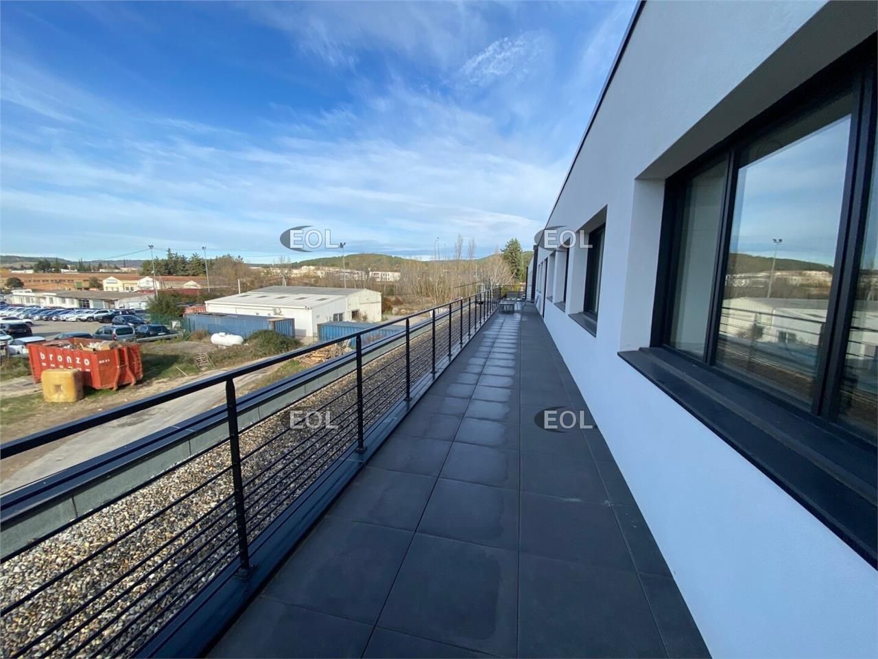 Bureaux neufs avec terrasse