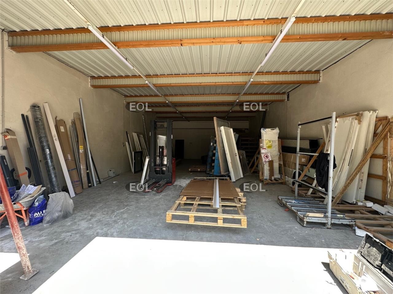 Chateauneuf les Martigues - local d'activités à louer