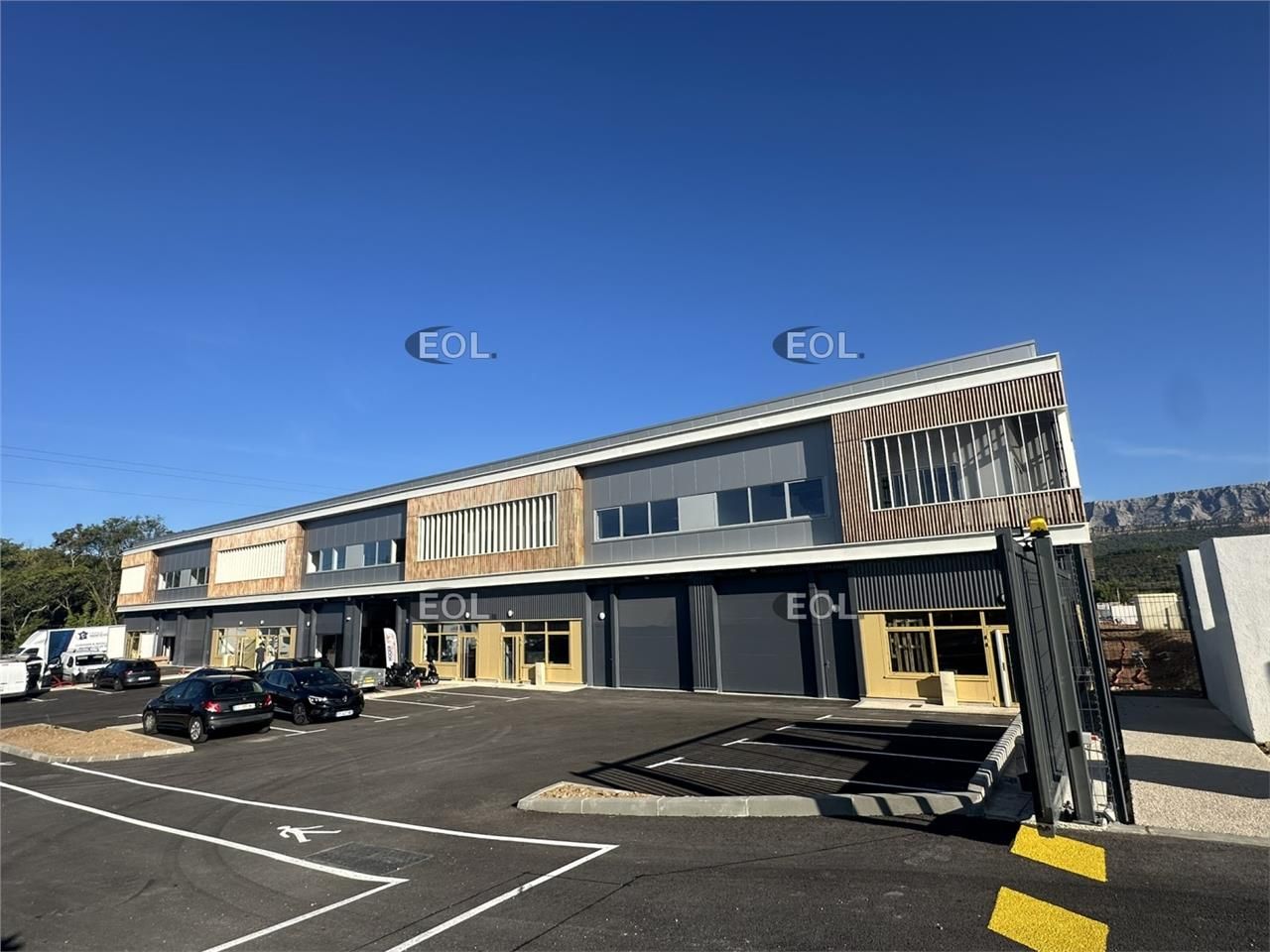 Location Local d'activités 384 m² non divisibles