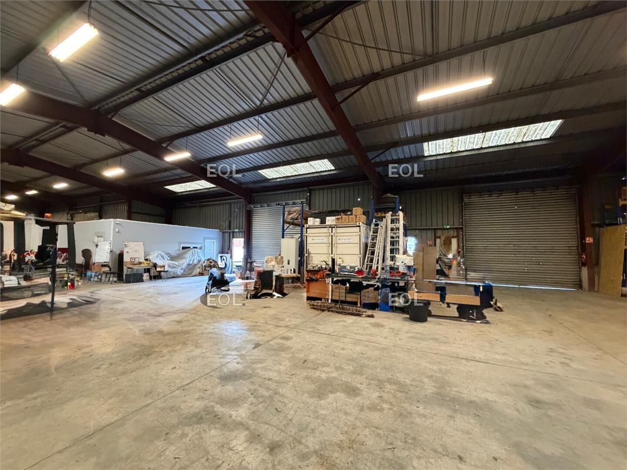 Bâtiment indépendant avec terrrain