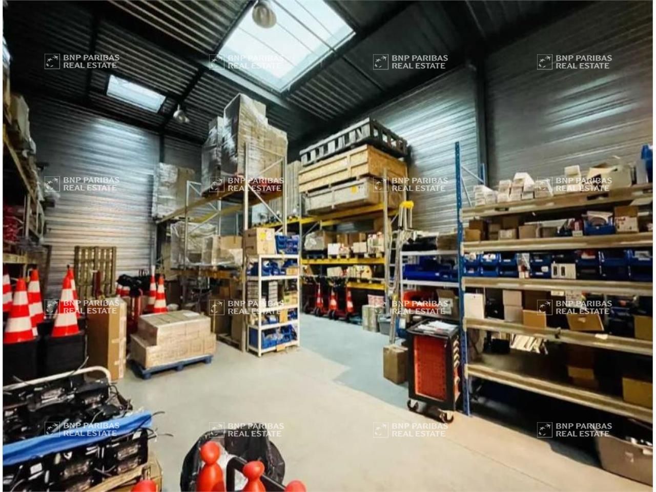 420 m² pour ce activité en location à Chaponost