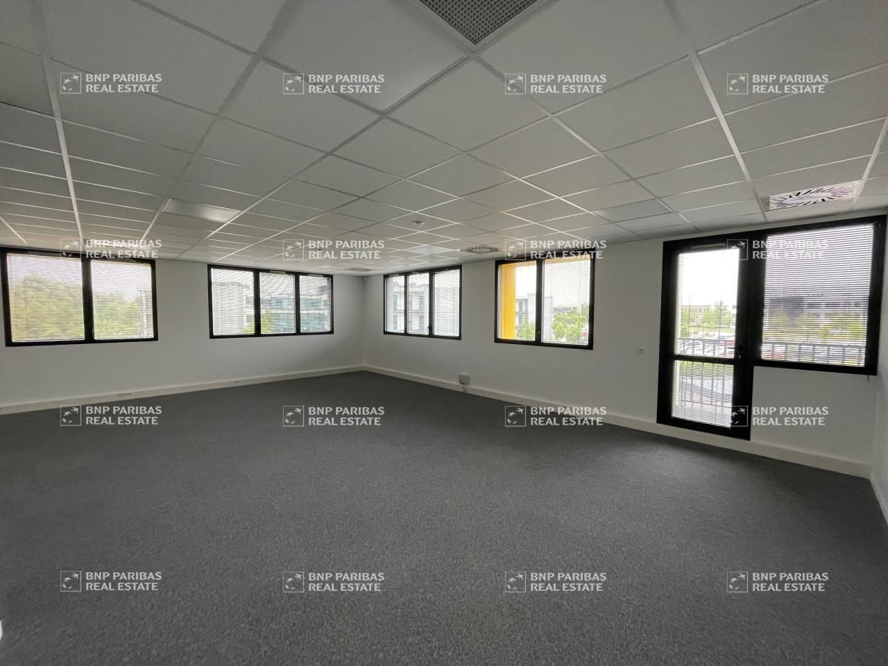 84.34 m² pour ce bureaux en location à Isneauville