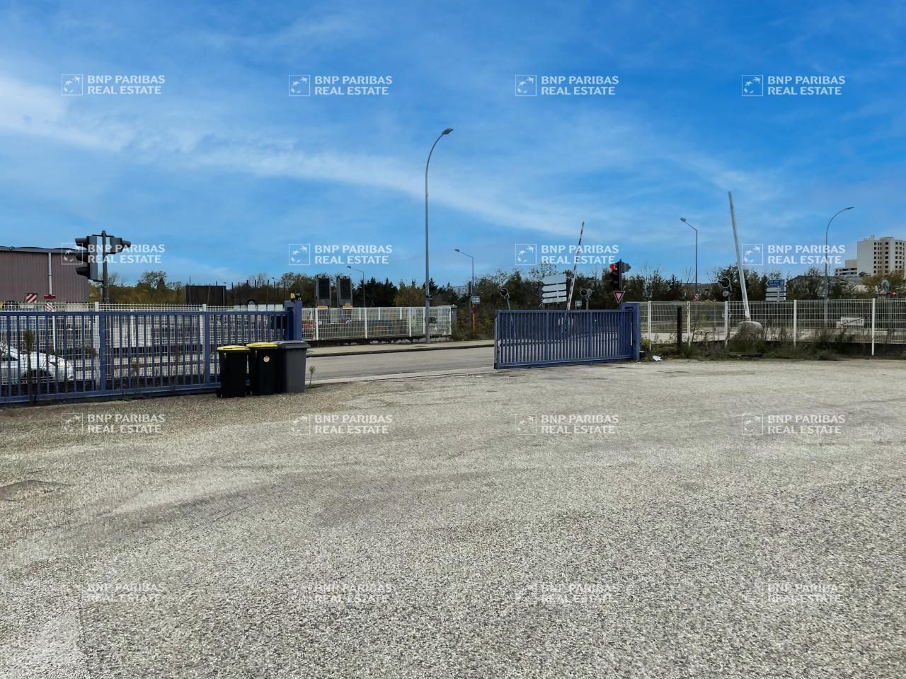 Vente Activité 4556 m² divisibles 69200 Vénissieux