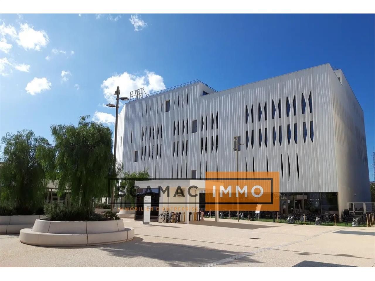Location Local Commercial 658 m² non divisibles