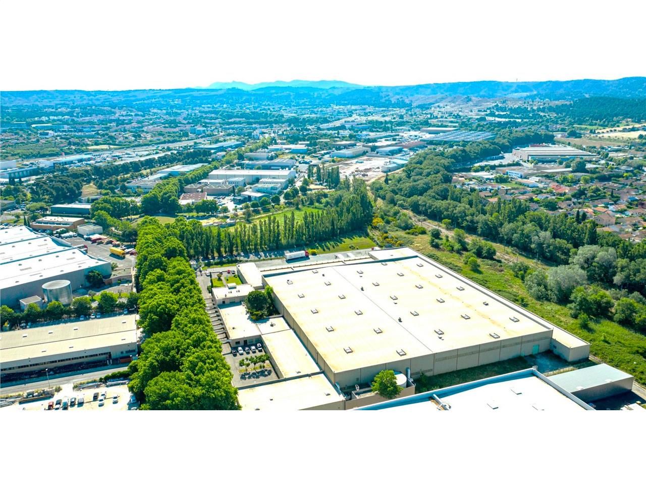 Location Entrepôt 9134 m² non divisibles