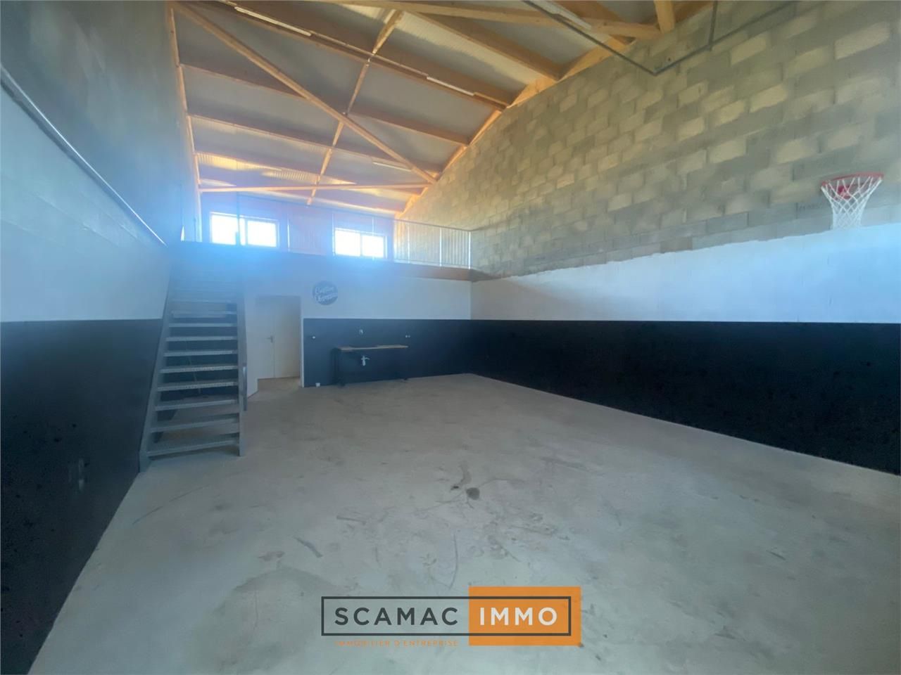 Location Local d'activités 142 m² non divisibles