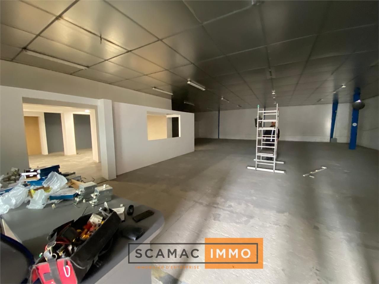 Local d'activités de 750m²