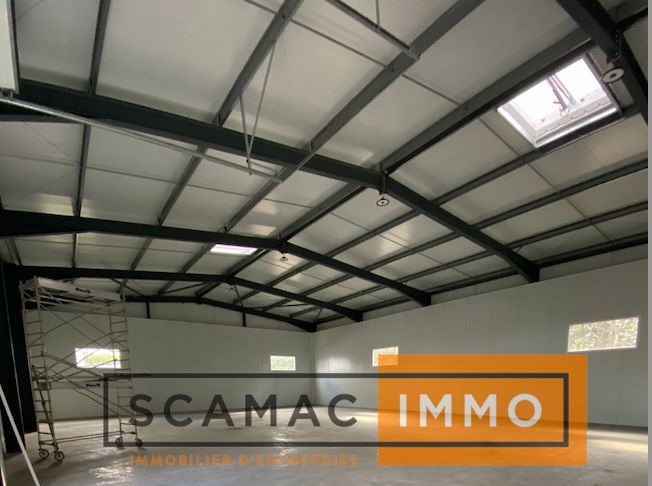Location Entrepôt 370 m² non divisibles