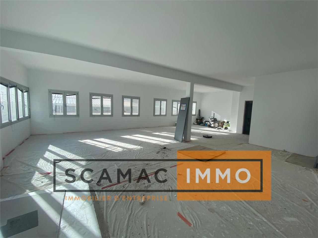 Local d'activités de 325m²