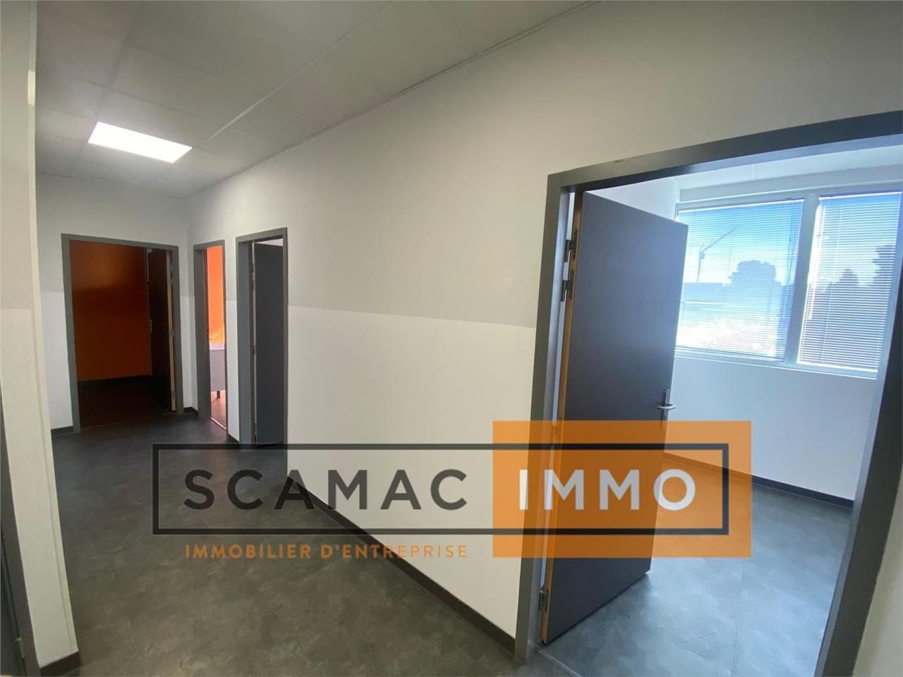 Local d'activités de 990m²