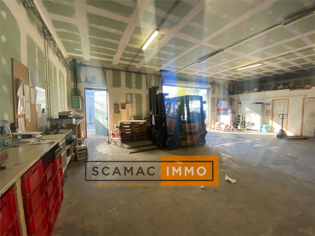 Local d'activités de 400m²