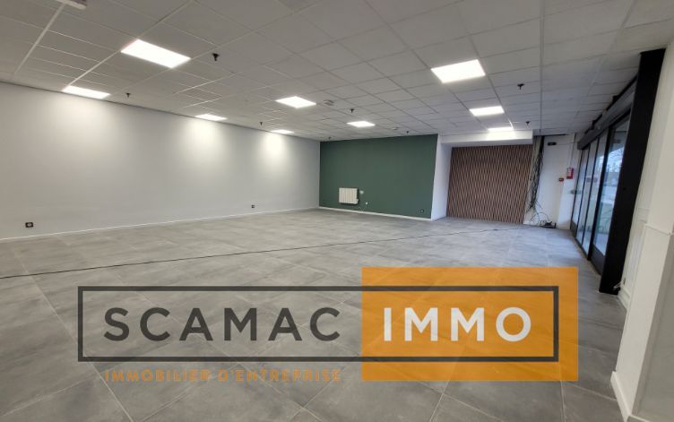 Location Local Commercial 300 m² non divisibles