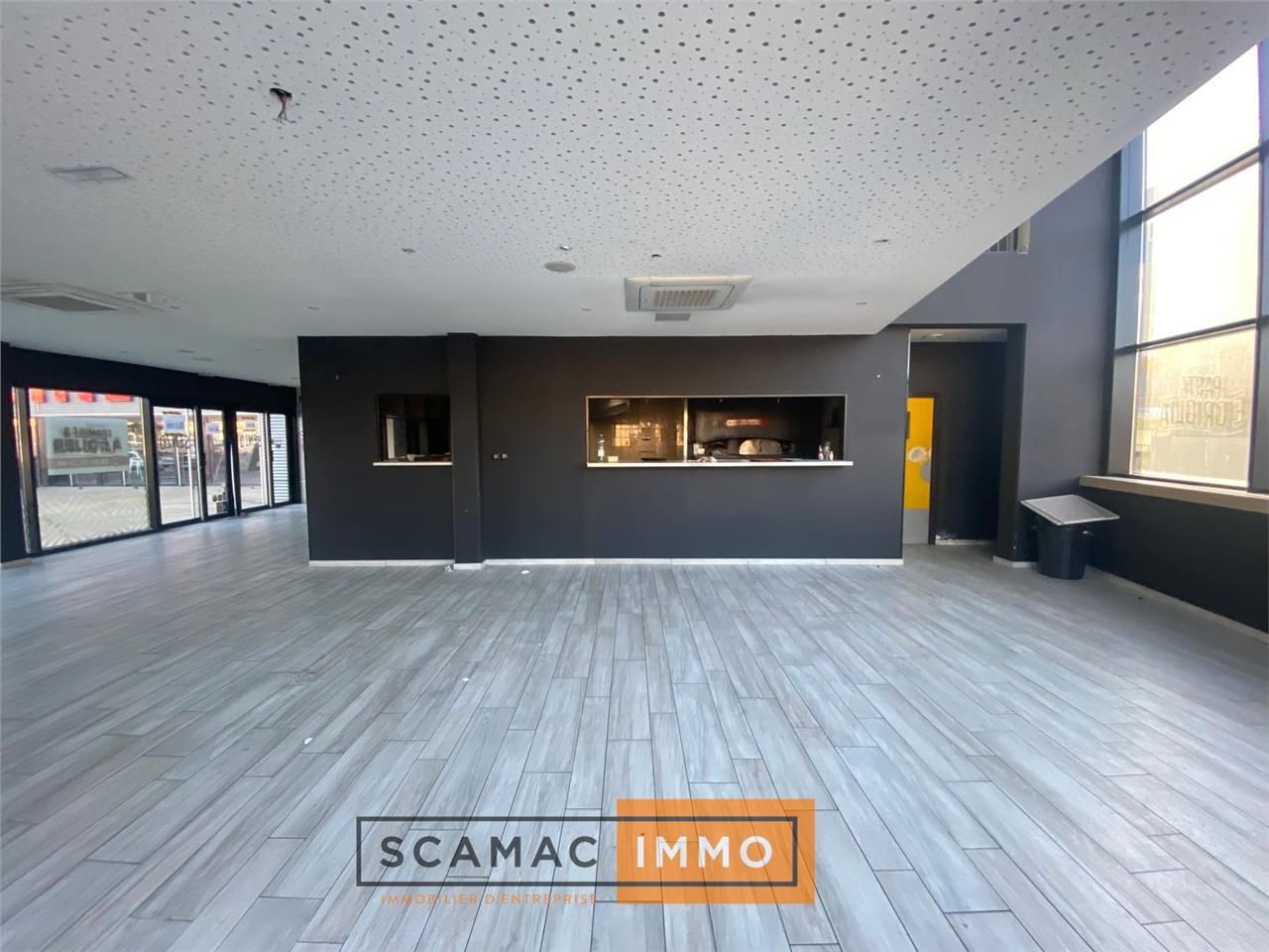 Local commercial de 590m²