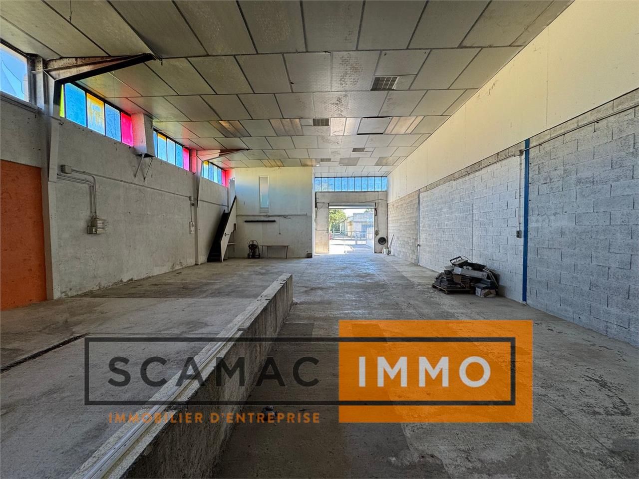 Location Entrepôt 190 m² non divisibles