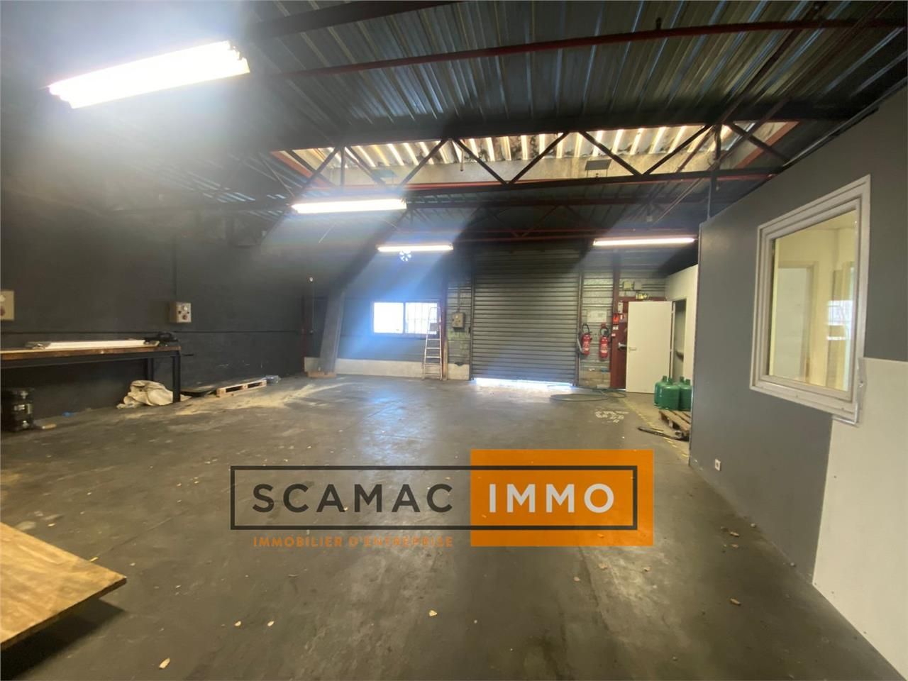 Entrepôt de 120m²