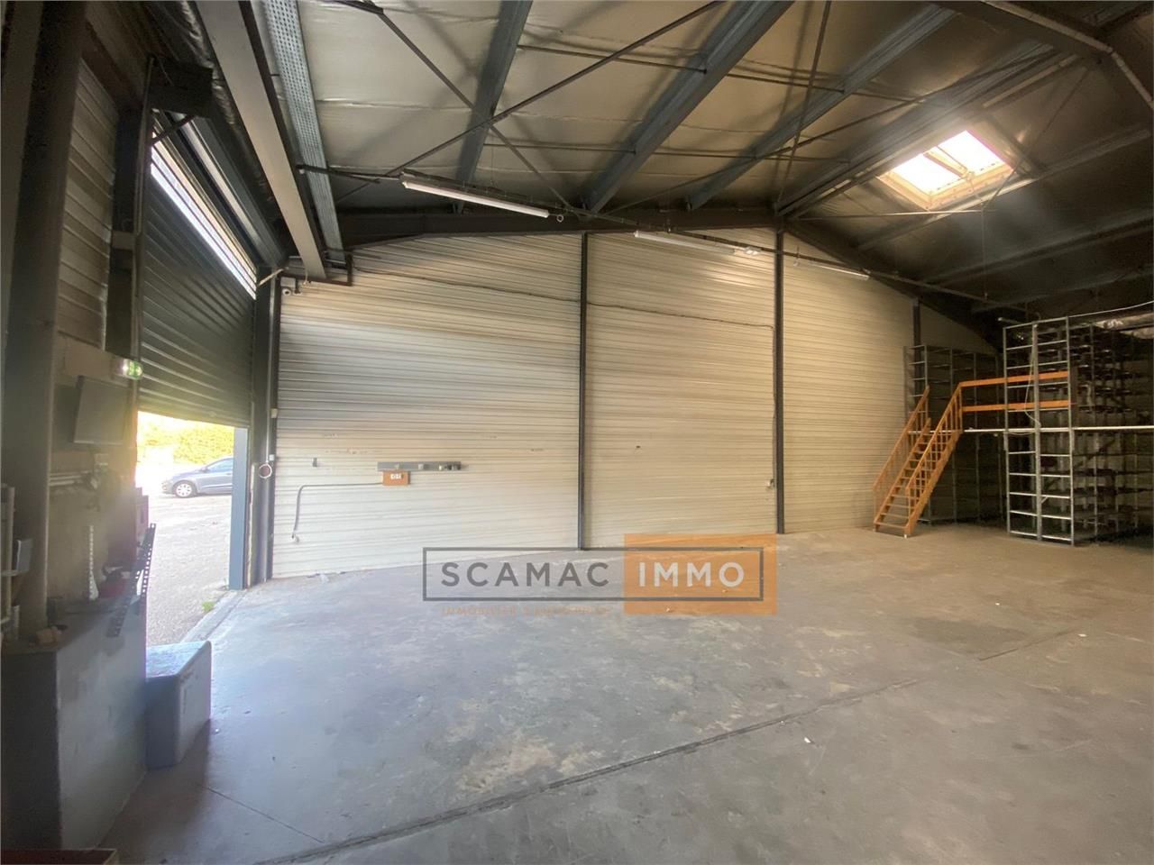 Entrepôt de 192m²
