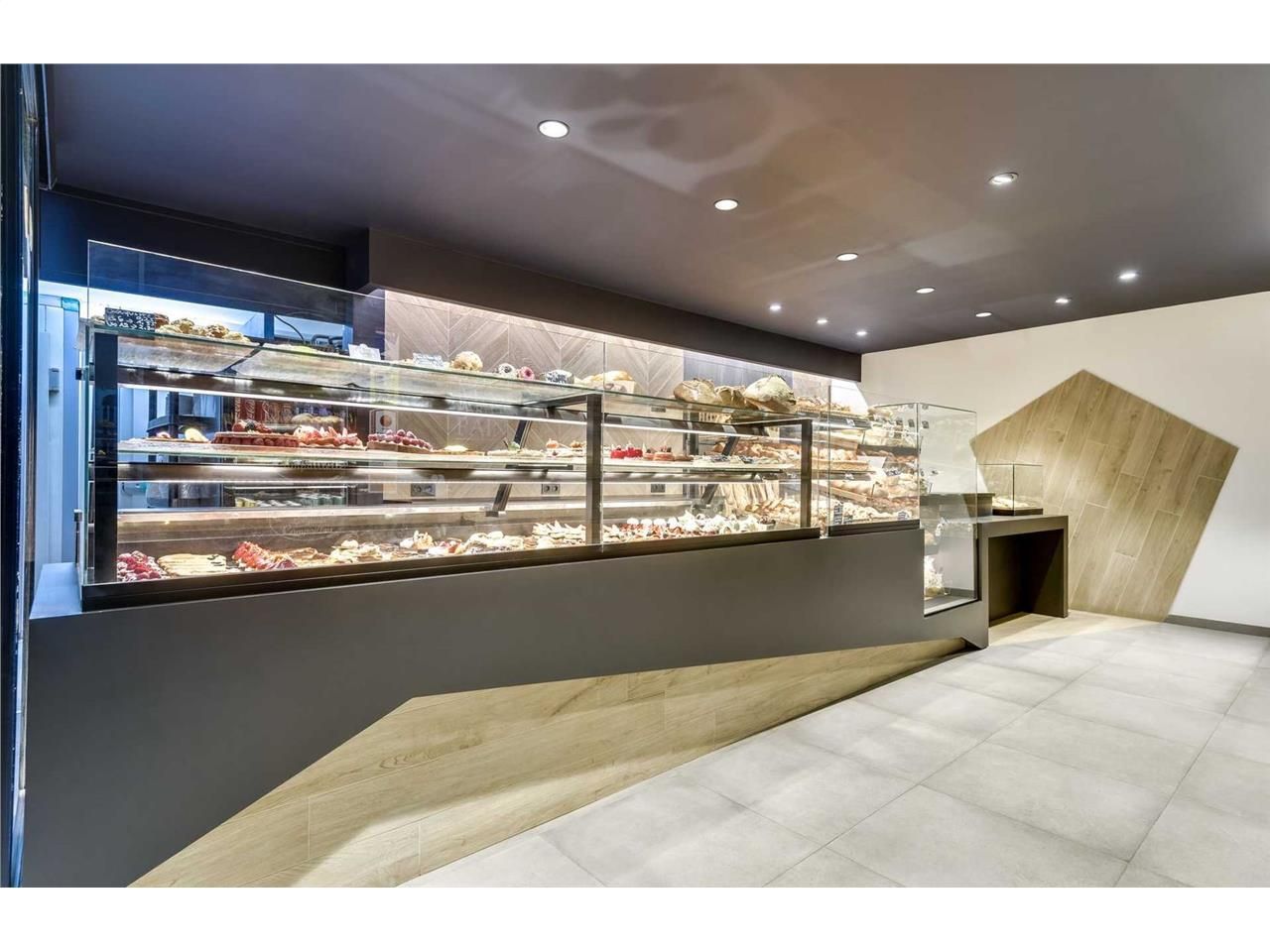 Location Local Commercial 276 m² non divisibles