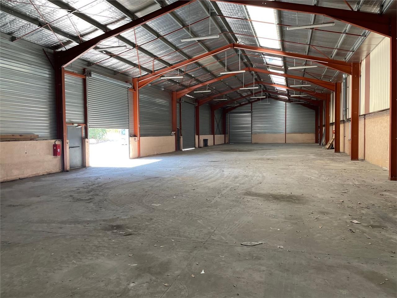 Entrepôt de 674m²