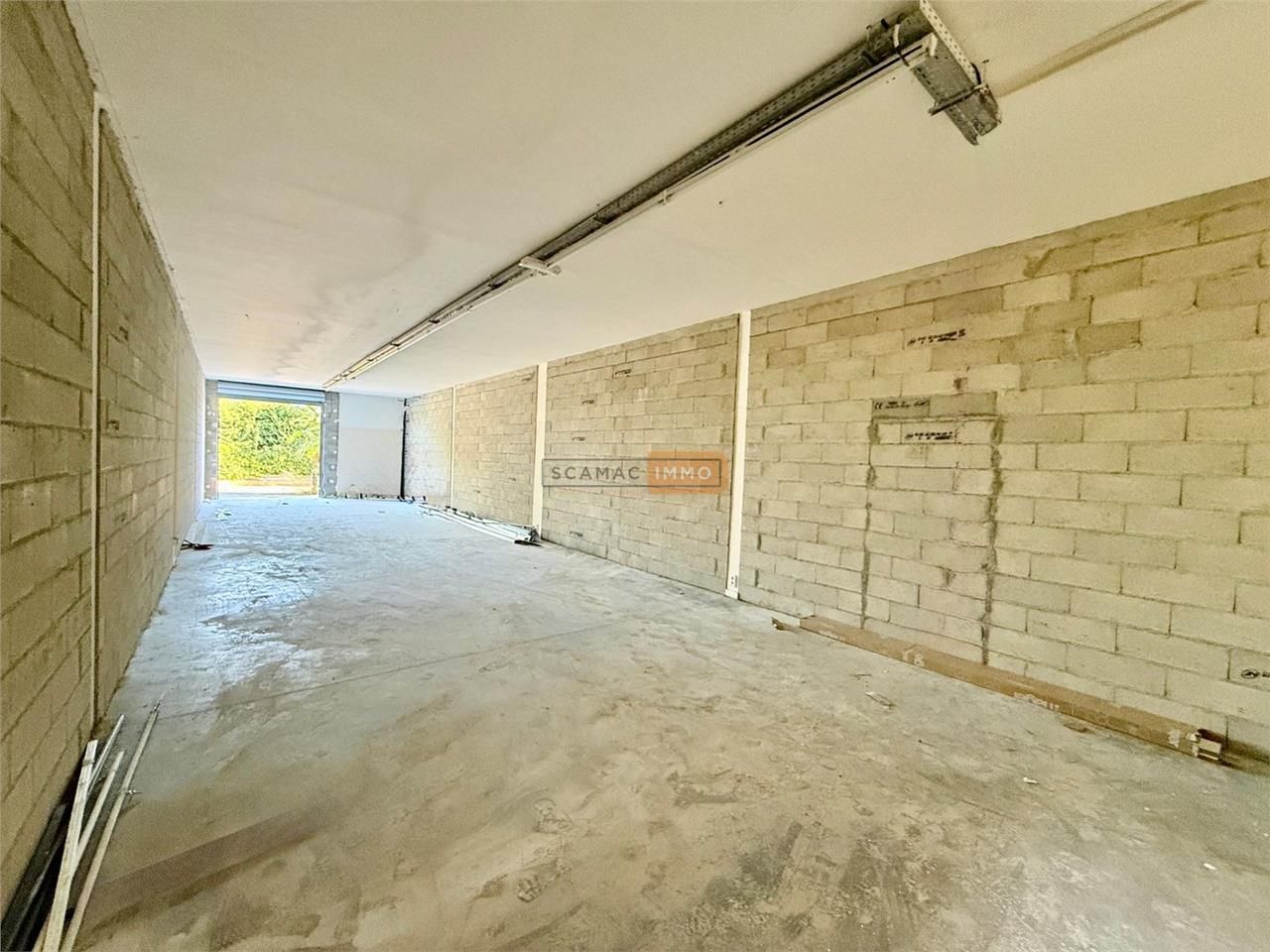 Location Entrepôt 110 m² non divisibles