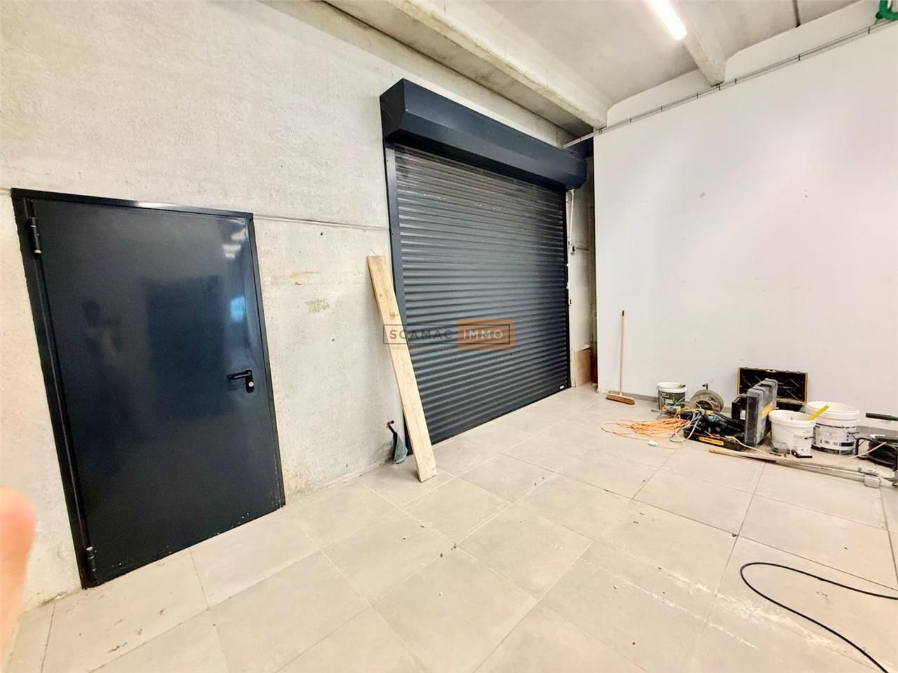 Location Local d'activités 286 m² non divisibles