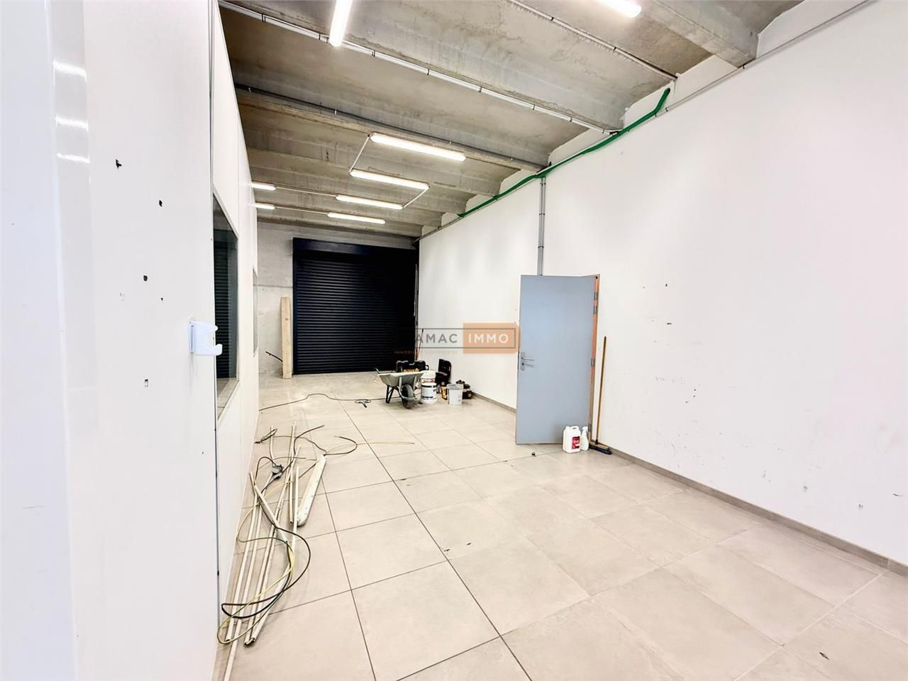 Locaux mixtes de 286m²