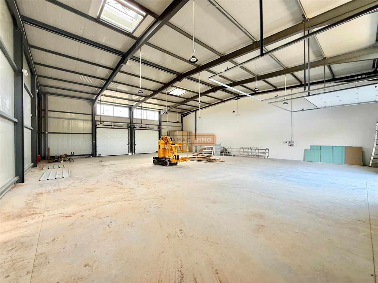 Entrepôt de 350m²