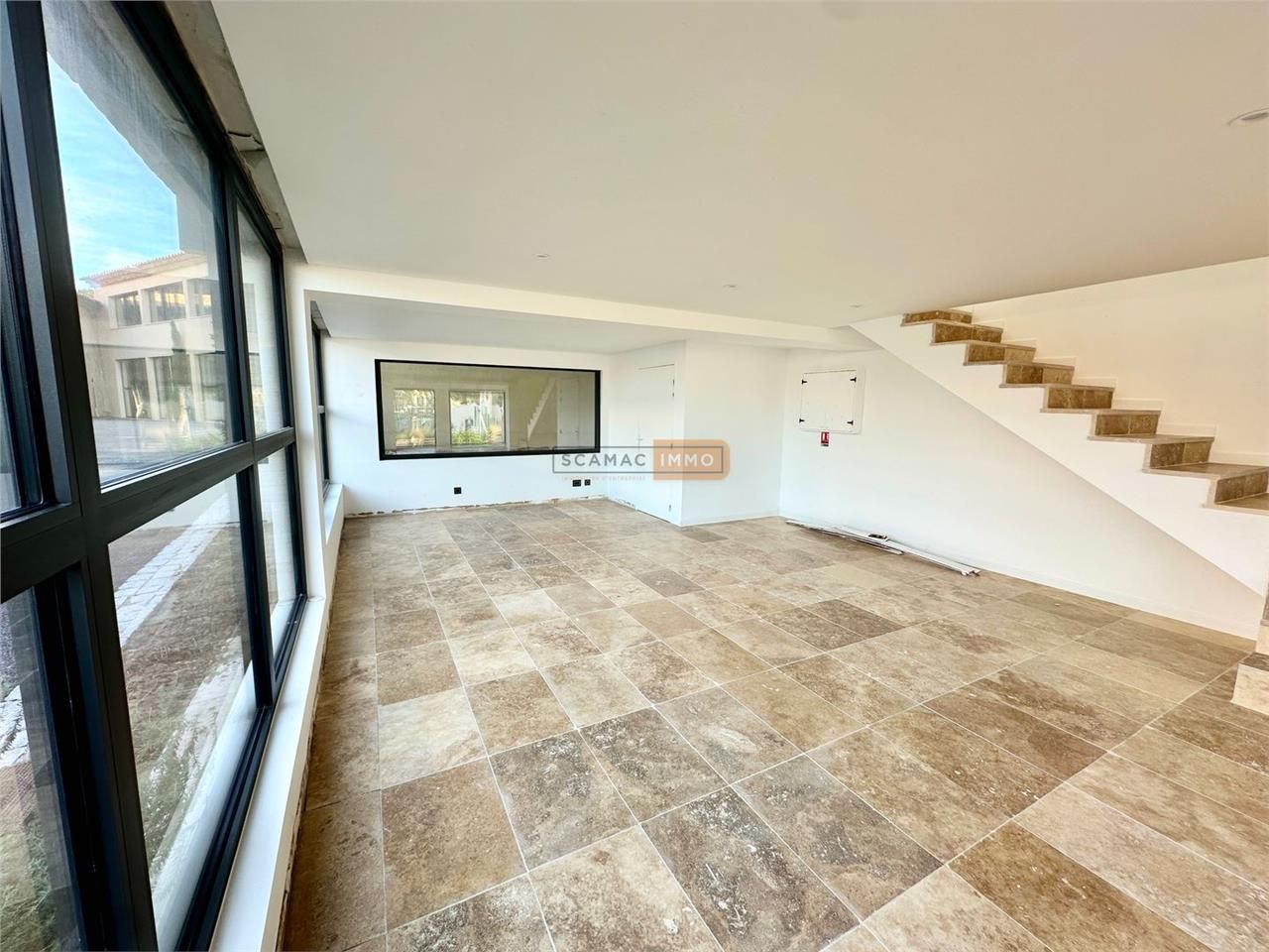 Locaux mixtes de 60m²