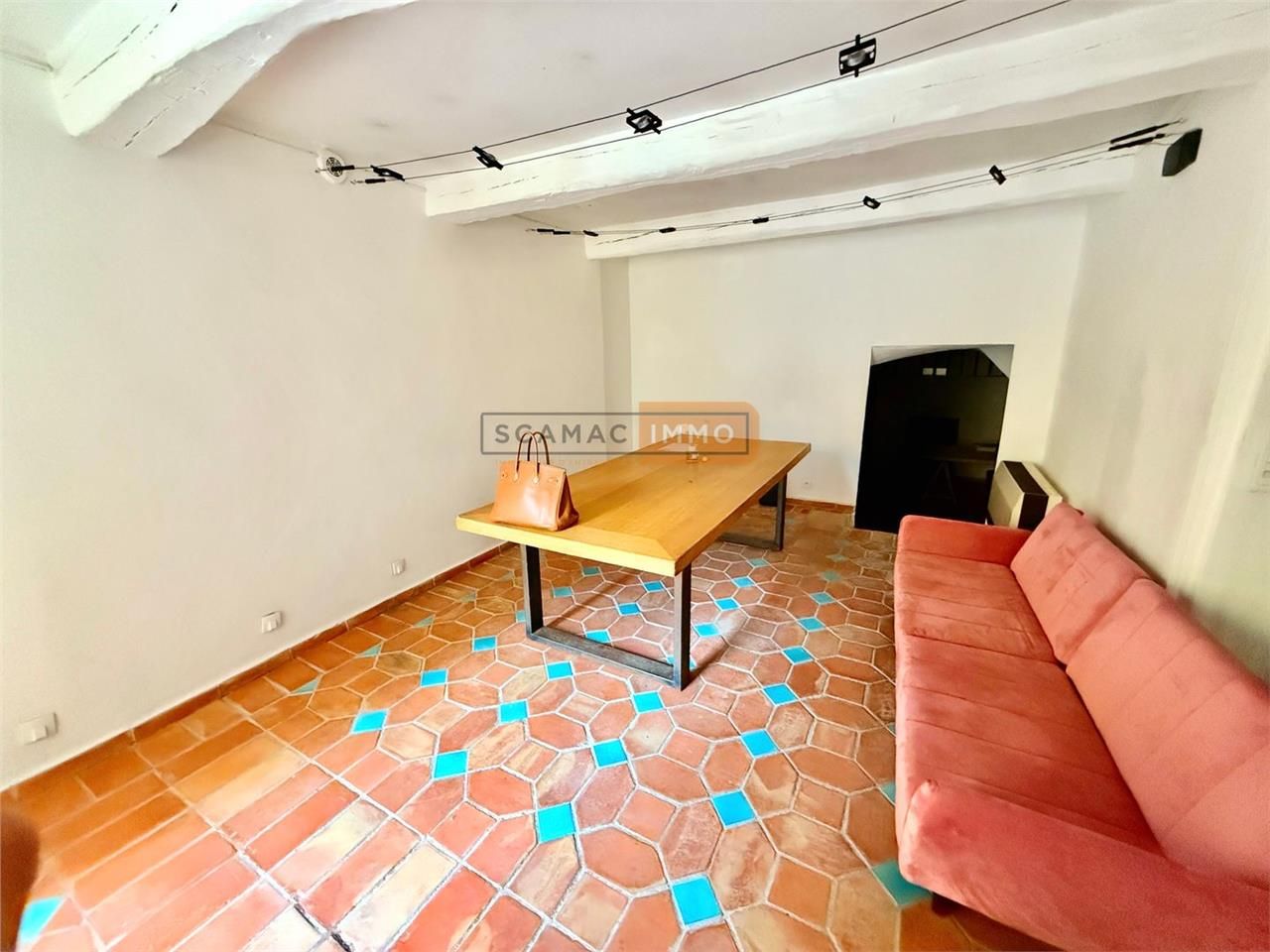 Location Local Commercial 40 m² non divisibles