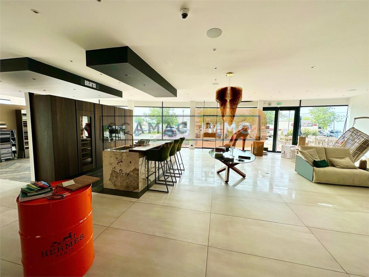 Location Local d'activités 200 m² non divisibles